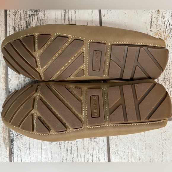 Tommy Hilfiger Ayele  Moc Toe Driving Loafer - Picture 5 of 5